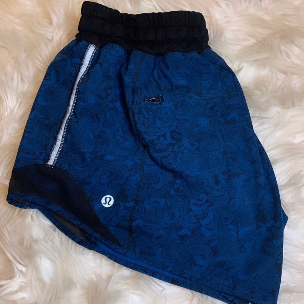 Lululemon hotty hot short
